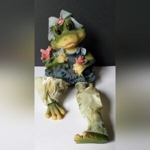 Yardworks Originals 5 in. Floral Resin Frog Shelf Sitter